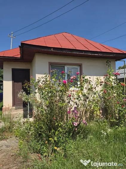 Casa + teren de vanzare - 1