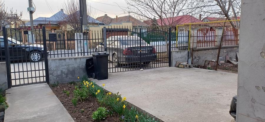Casă cu 3 camere cu Canalizare în Lumina