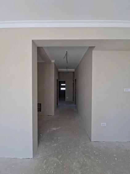 Casă cu 3 camere cu Teren 416 Mp în Exterior Vest