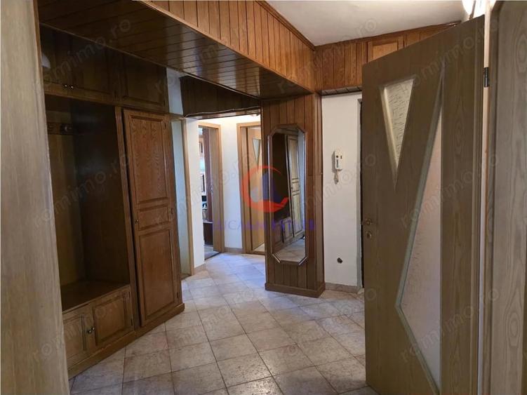 Apartament cu 4 camere decomandat în Simion Bărnuțiu