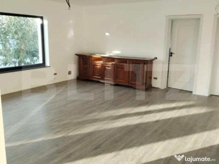 Casă cu 4 camere cu Teren 1000 Mp în Central