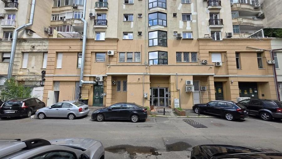 Apartament cu 4 camere decomandat în Centrul Istoric