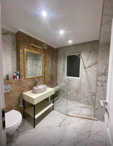 Apartament cu 3 camere decomandat în Faleza Nord