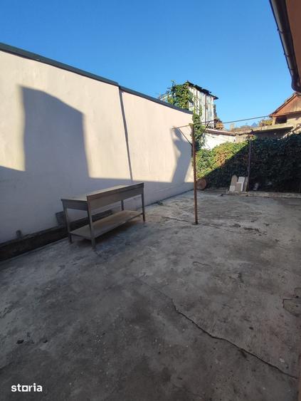 Casă cu 3 camere decomandat cu Teren 180 Mp în Viile Noi