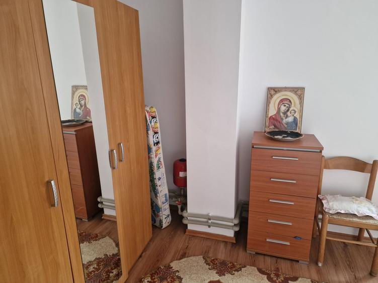 Casă individuală cu 6 camere cu Teren 15000 Mp în Corbii Mari