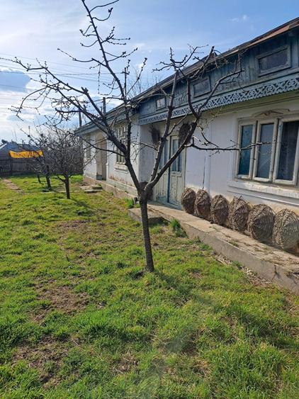 Casă cu 3 camere în Umbrărești