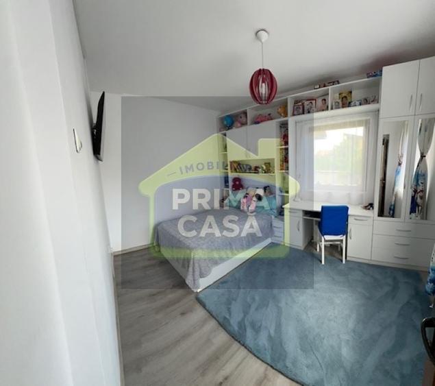 Casă individuală cu 4 camere cu Canalizare în Central