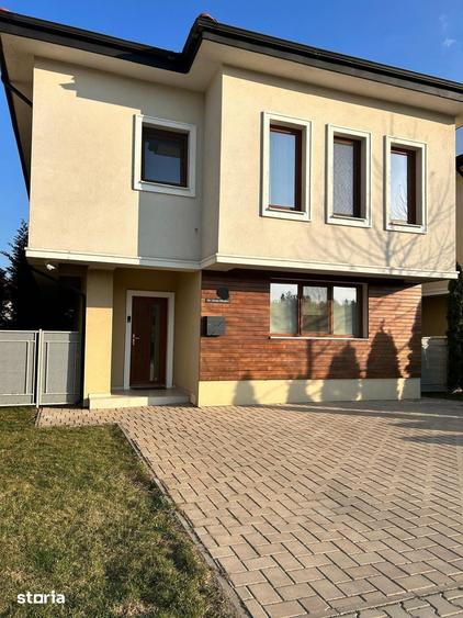Casă cu 4 camere cu Teren 300 Mp în Miroslava