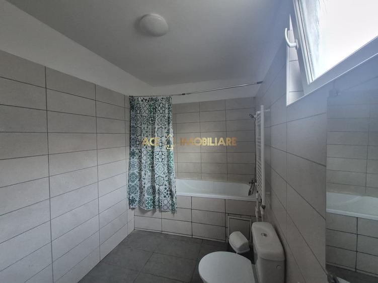 Casă individuală cu 3 camere cu Canalizare în Sud