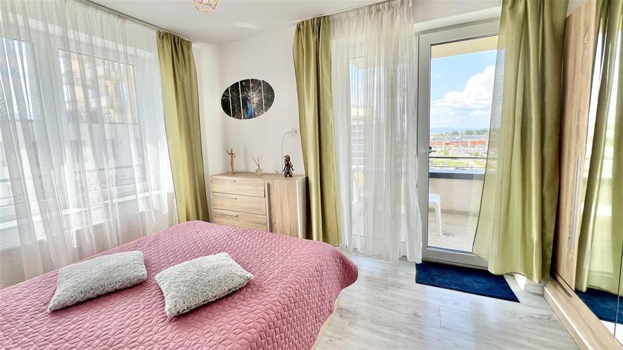 Apartament cu 2 camere decomandat în Tractorul