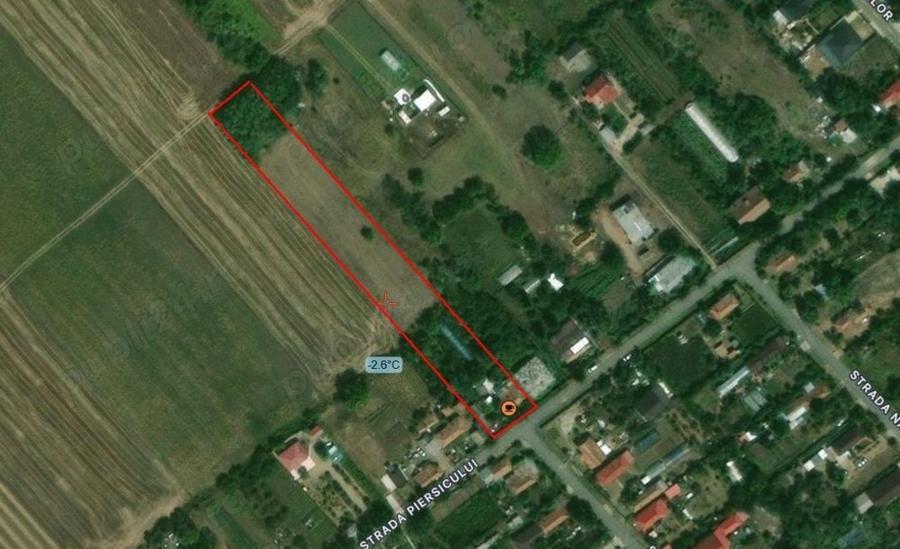 Teren de 4500 mp, în Lilieci