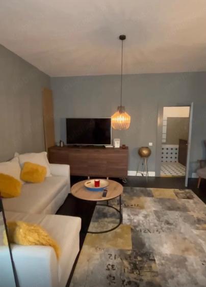 Apartament cu 3 camere decomandat în Andrei Mureșanu