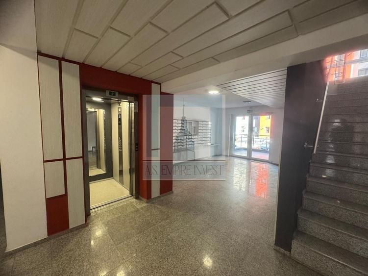 Apartament cu 2 camere decomandat în Tractorul