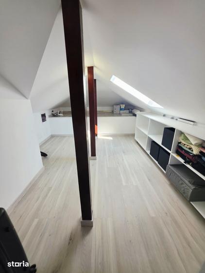 Casă cu 5 camere cu Teren 480 Mp în Păulești