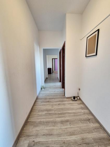 Apartament cu 3 camere semidecomandat, mobilat în Km 4-5