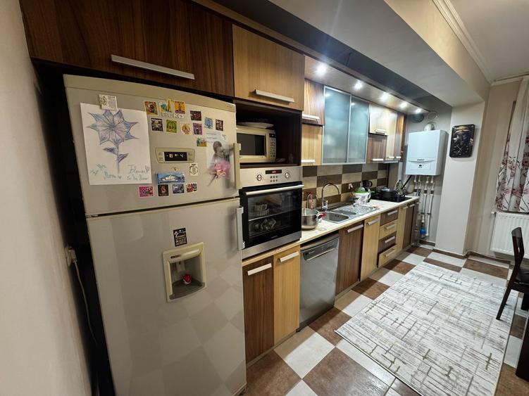 Apartament cu 3 camere în Fundeni