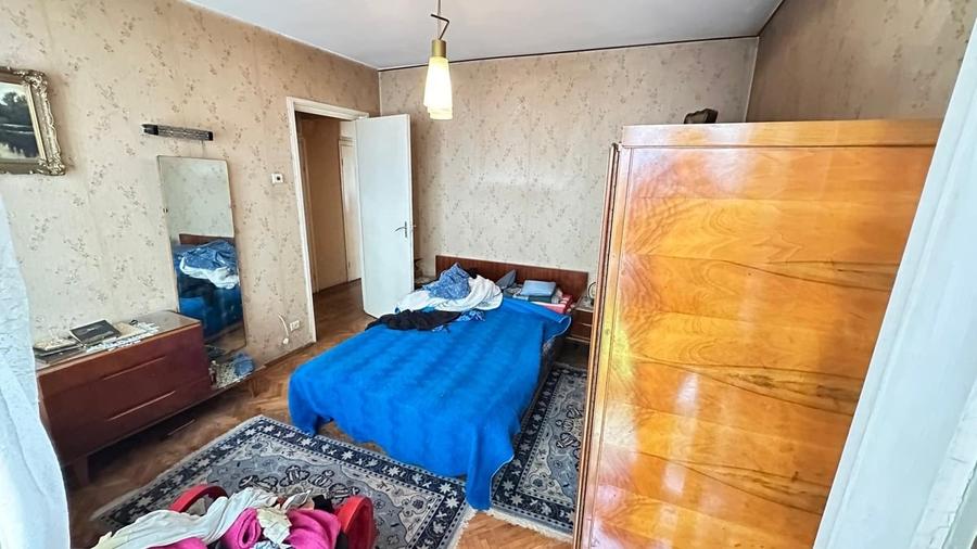 Apartament cu 3 camere semidecomandat în Mihai Bravu