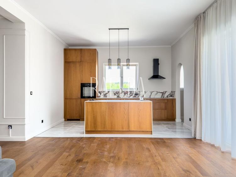 Apartament cu 3 camere decomandat, mobilat în Corbeanca
