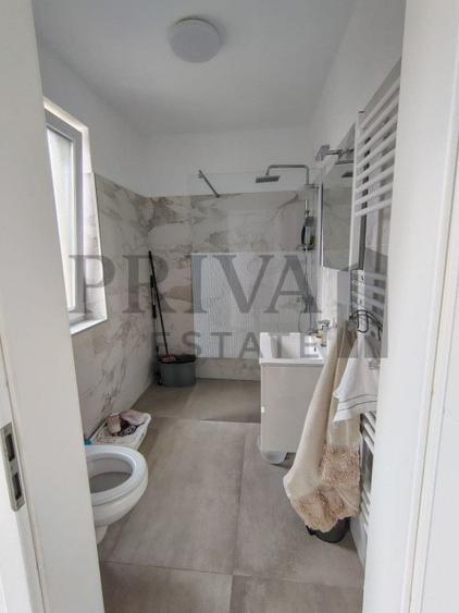 Casă individuală cu 4 camere cu Canalizare în Giroc