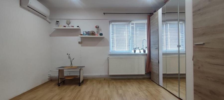Garsonieră decomandată în Central