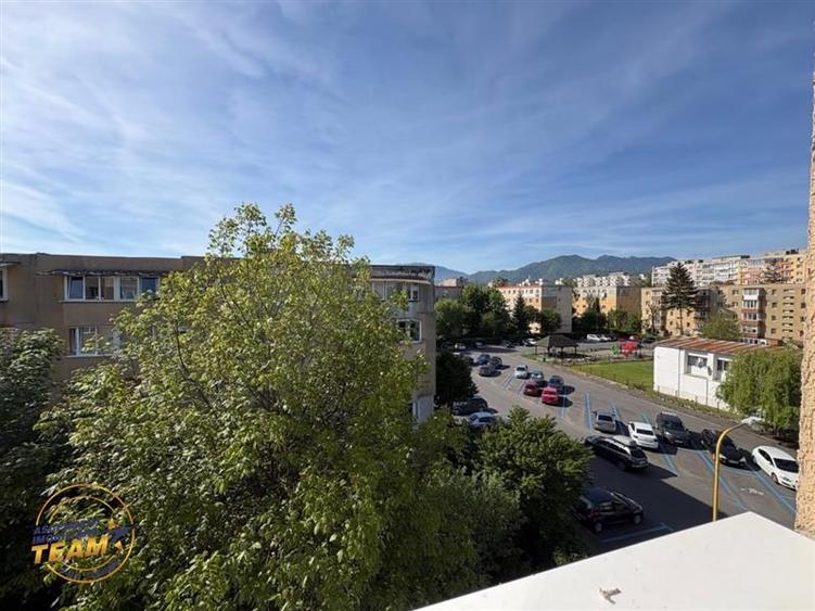 Apartament cu 2 camere decomandat în Florilor