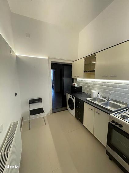 Apartament cu 2 camere semidecomandat, mobilat în Central