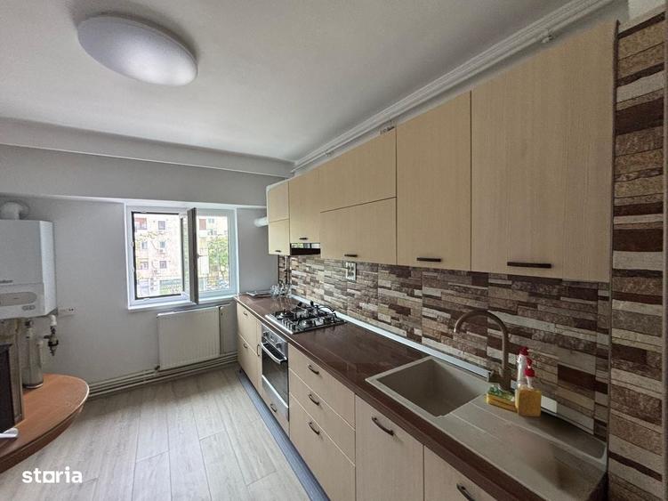 Apartament cu 3 camere decomandat în Dacia