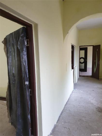Casă cu 4 camere în Gura Ocniței
