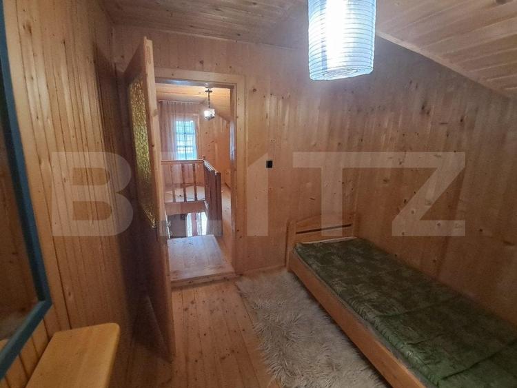 Casă individuală cu 4 camere cu Teren 240 Mp în Central