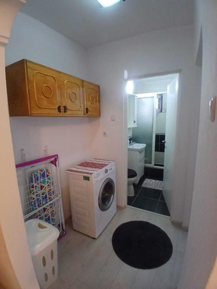 Apartament cu 2 camere semidecomandat în Cetate