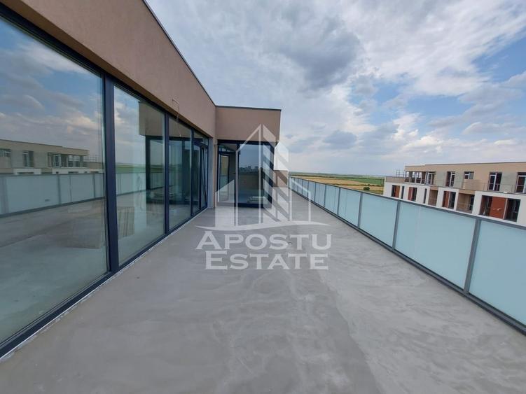 Penthouse cu 3 camere decomandat în Torontalului