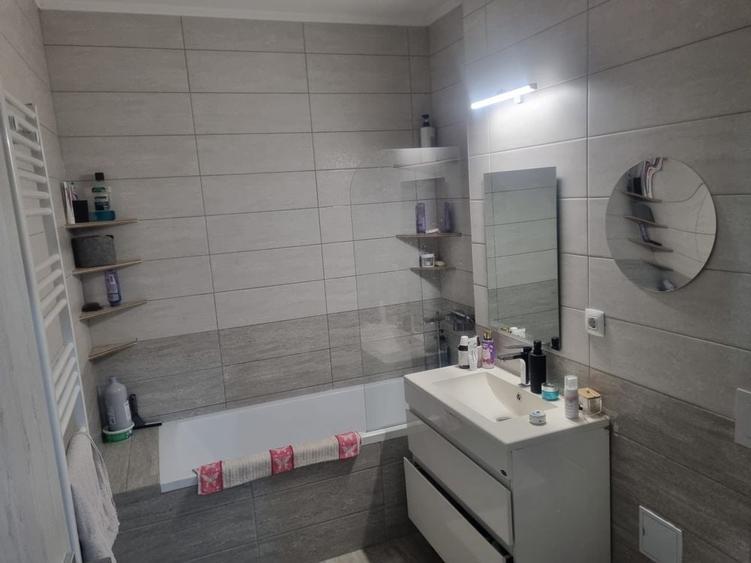 Apartament cu 2 camere semidecomandat în Exterior Vest
