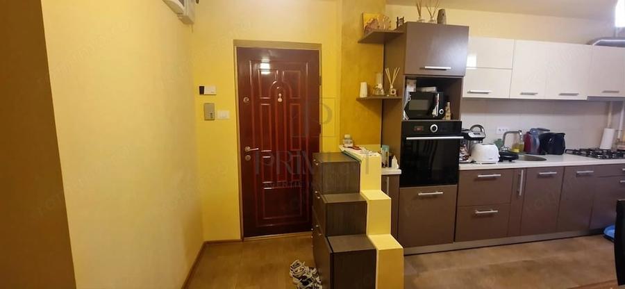 Apartament cu 4 camere decomandat în Aradului