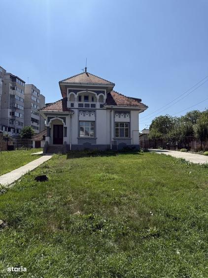 Casă cu 4 camere în Central