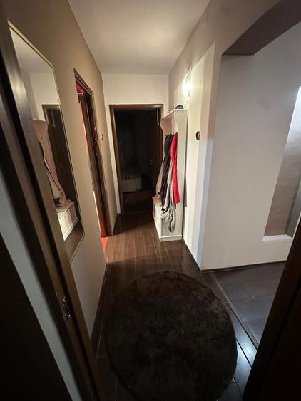 Apartament cu 3 camere decomandat în Sud