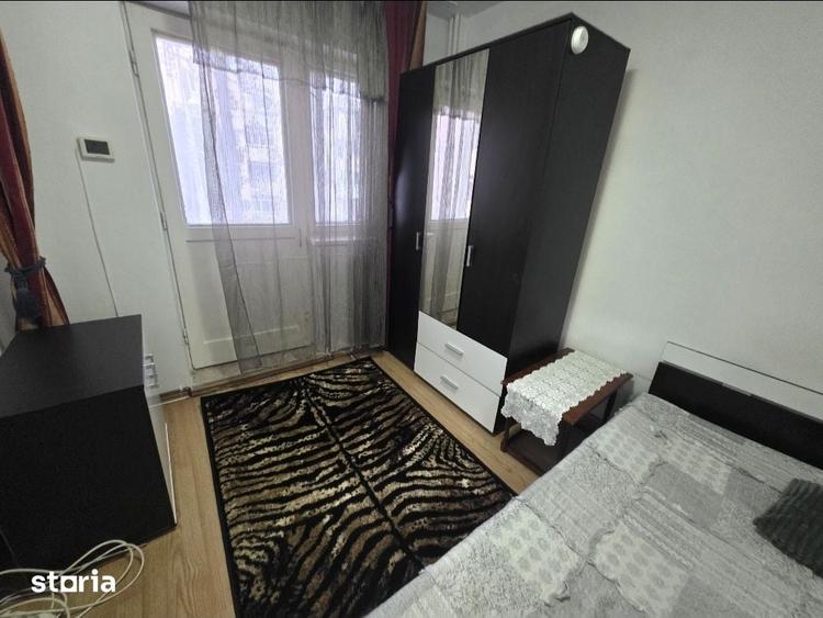 Apartament cu 2 camere decomandat în Tractorul