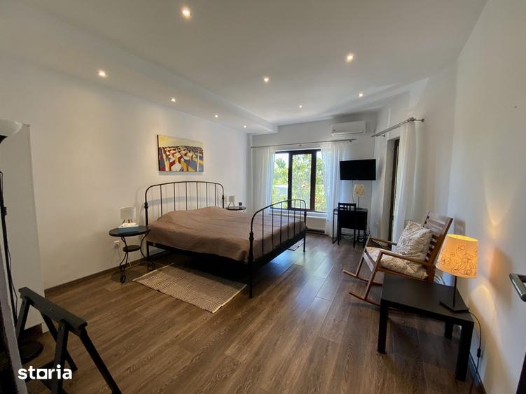 Casă cu 7 camere cu Teren 600 Mp în Corbeanca