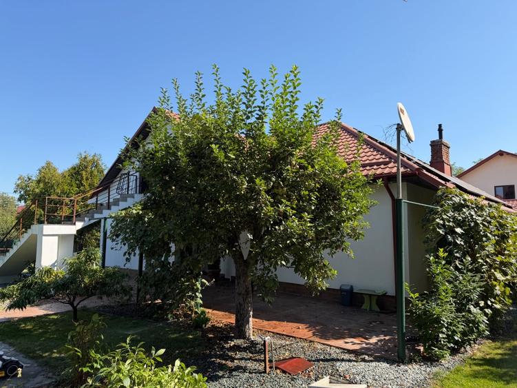 Casă cu 3 camere cu Teren 1300 Mp în Ciofliceni