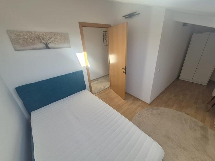 Apartament cu 3 camere decomandat în Metalurgie