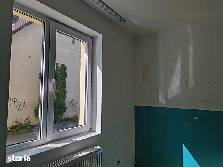 Apartament cu 3 camere în Unirea
