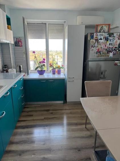 Apartament cu 3 camere decomandat în Iosia