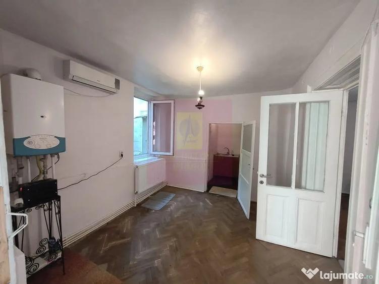Casă cu 1 camere cu Teren 36 Mp în Calea Victoriei