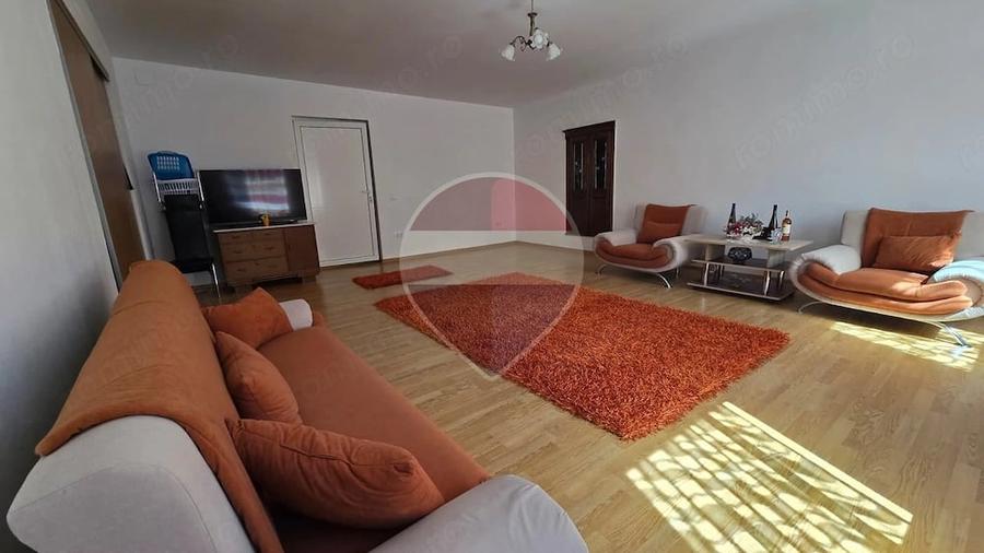 Casă cu 3 camere cu Teren 1320 Mp în Ațel