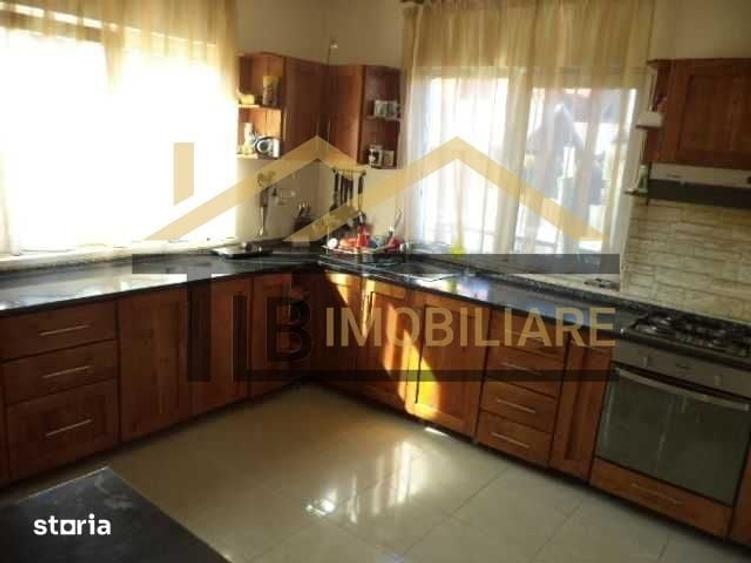 Casă cu 4 camere cu Teren 450 Mp în 7 Noiembrie