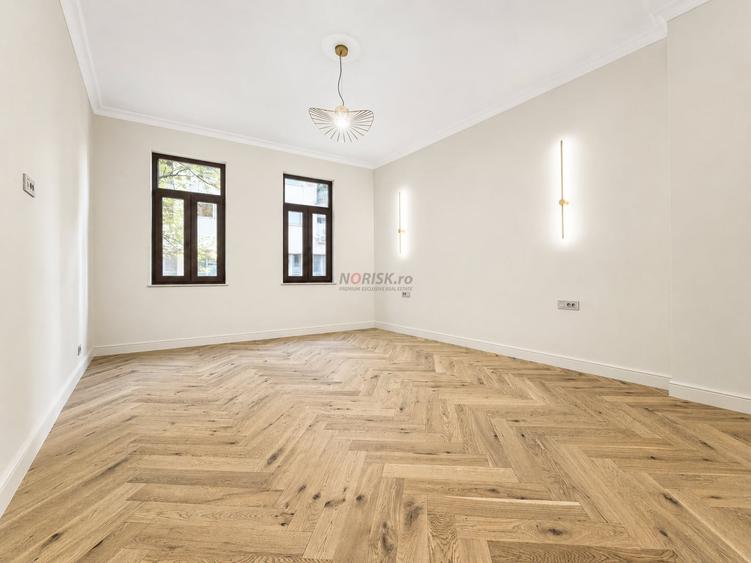Apartament cu 4 camere decomandat în Ștefan cel Mare