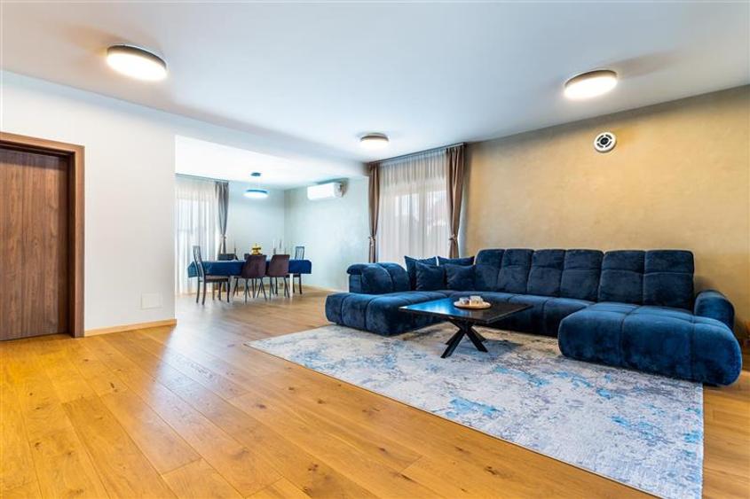 Casă individuală cu 4 camere cu Canalizare în Dâmbul Rotund