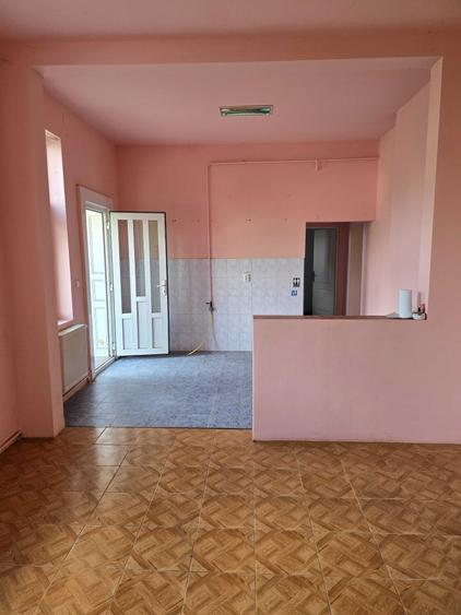 Casă cu 2 camere cu Teren 679 Mp în Favorit
