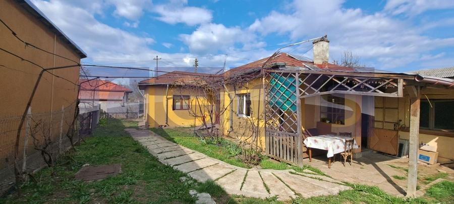 Casă individuală cu 5 camere cu Canalizare în Central