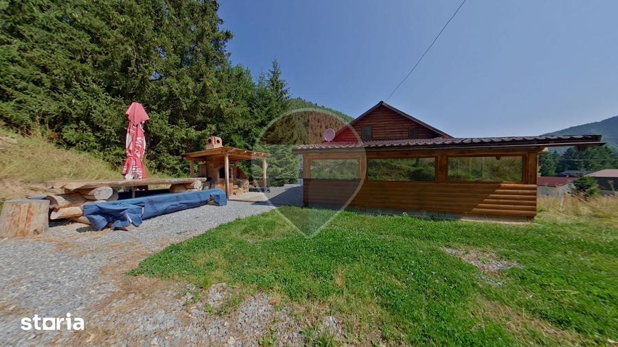 Casă cu 7 camere cu Teren 577 Mp în Râu de Mori