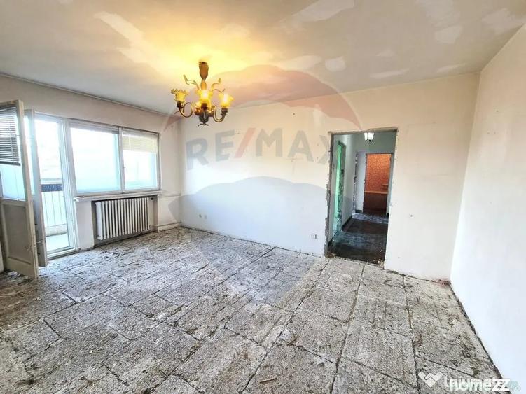 Apartament cu 4 camere decomandat în P-ța Unirii